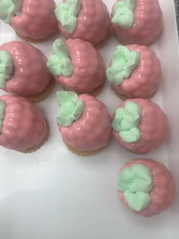 Raspberry mousse pastry