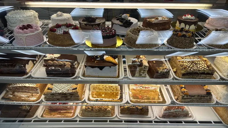 Cakes by weight - any cake in the case